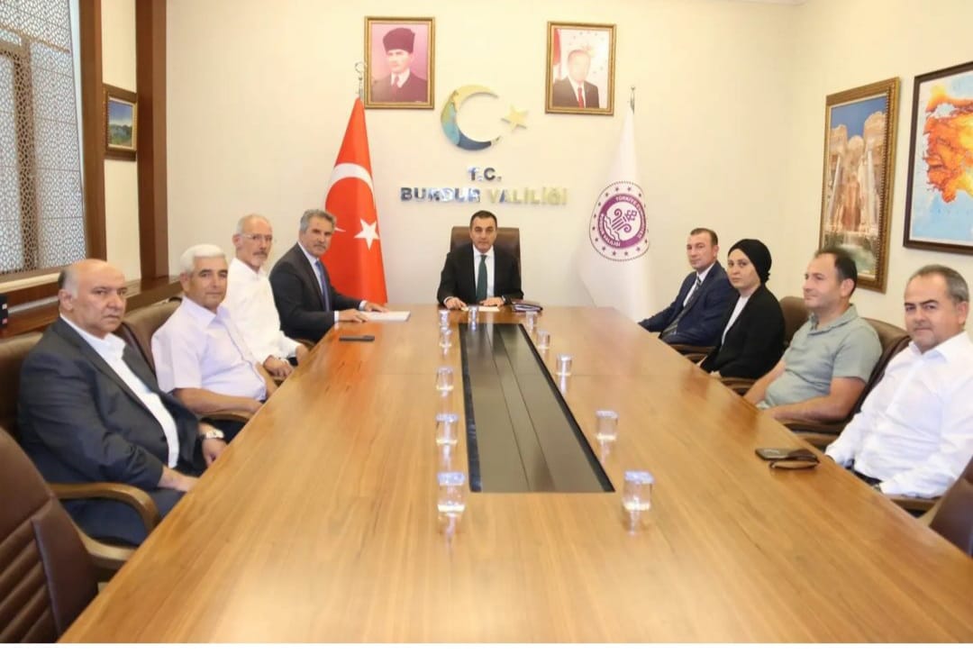 BURDUR KENT KONSEYİ VALİMİZ SN. DR. TÜRKER ÖKSÜZ'Ü ZİYARET ETTİ.