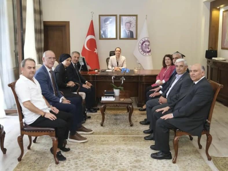 Burdur Kent Konseyi olarak; 14.10.2024 Pazartesi günü Valimiz Sn. Tülay BAYDAR BİLGİHAN' a ve İl Emniyet Müdürümüz Sn. Ahmet KURT' a makamlarında ziyaret gerçekleştirdik.Misafirperverlikleri için kendilerine Konseyimiz adına çok teşekkür ediyoruz.