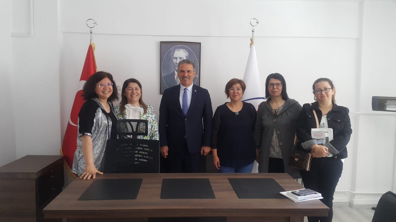 BURDUR KENT KONSEYİ KADIN MECLİS BAŞKANI ZORLU ve YENİ YÖNETİMİNDEN KENT KONSEYİ BAŞKANLIĞI'NA İLK ZİYARET...