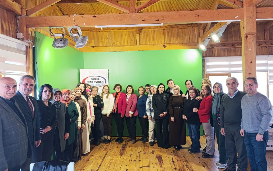 BURDUR KENT KONSEYİ KADIN MECLİSİ CHP-AK PARTİ ve MHP KADIN KOLLARI BAŞKAN ve YÖNETİMLERİYLE BİRLİKTE KAHVALTIDA BİR ARAYA GELDİ.