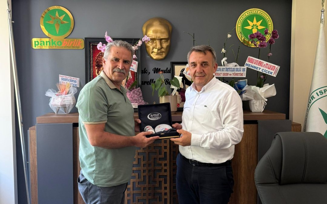 BURDUR KENT KONSEYİ’NDEN BURDUR-ISPARTA PANCAR EKİCİLERİ KOOPERATİFİ’NE HAYIRLI OLSUN ZİYARETİ 24.07.2025 Perşembe günü saat 14.00′ da Burdur Kent Konseyi olarak; 16 Haziran 2025 tarihinde gerçekleştirilen ve Başkanlığa seçilen S.S. Burdur – Isparta Pancar Ekicileri Kooperatifi Başkanı Sn. Mehmet YAVAŞ ve Yönetim kurulunu makamında ziyaret ettik. Misafirperverlikleri için Konseyimiz adına kendilerine çok teşekkür ediyoruz.